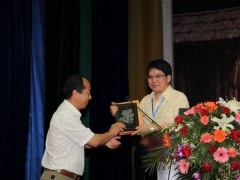 15日上午大会报告，南开大学特聘教授：朱旭东《铜离子代谢与新型隐形酵母致病性相关》