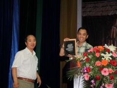 15日上午大会报告：中国科学院微生物研究所研究员李少杰《鞘磷脂对丝状真菌的形态发育的调控机制》 