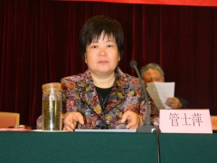 中国食用菌协会第四届理事会秘书长管士萍出席开幕式   摄影：徐泽群