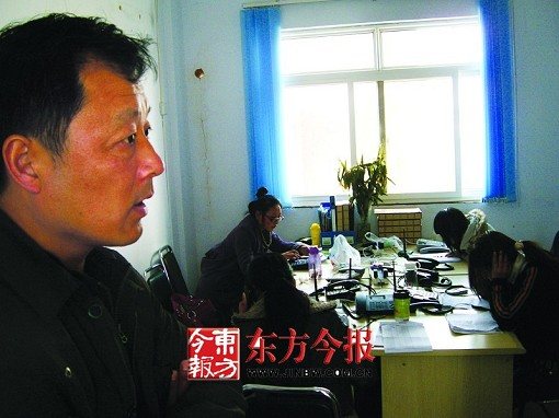 記者亮明身份后，負責人趕快改口