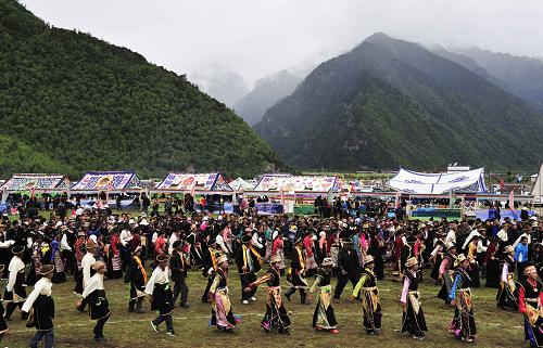 巴松措工布民俗旅游文化节暨西藏林芝松茸美食文化节开幕
