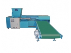 新型自动螺旋“香菇装袋专用机”图1