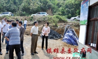 余扬举到杉树乡检查指导天麻产业发展工作 ()