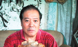 台湾居民发现“鸡肉丝菇” ()