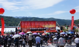 宁武县首届香菇节在怀道乡举办 ()
