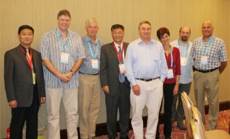2012年国际蘑菇学会委员会会议在北京召开 ()