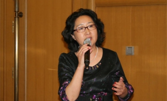 上海豐科總經(jīng)理張文宏參加中國食用菌工廠化產(chǎn)業(yè)發(fā)展交流會并講話 ()