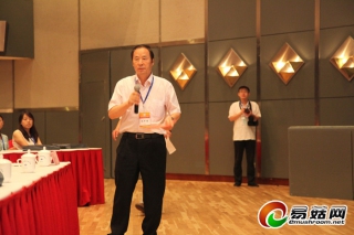 2012年中国菌物学会学术年会：中国菌物学会秘书长文华安主持开幕式 (2)