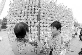 鄒城市全力推進(jìn)食用菌產(chǎn)業(yè)發(fā)展 ()