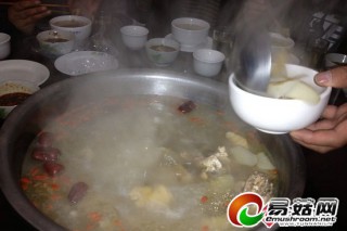“舌尖上的美食”：云南彝良縣小草壩天麻 ()