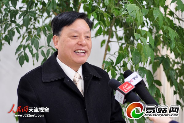 “大自然”品牌企业董事长杨荣良接受人民网天津视窗采访。（摄影：杨秋煜）