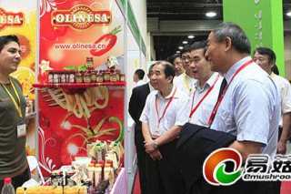 “2014第三屆上海國(guó)際養(yǎng)生食品博覽會(huì)”在上海開(kāi)幕 ()