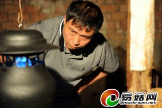 施金馳：一個(gè)和蚊子較勁的“科學(xué)家” ()