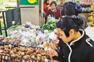 太白的蘑菇不要買 當(dāng)心熒光增白劑 ()