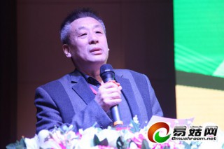 韓省華：黑木耳產(chǎn)業(yè)聯(lián)盟要做到讓農(nóng)民增收、企業(yè)增效 ()