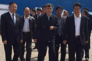 全國供銷總社主任李春生到河北靈壽縣考察黑雞樅項目 ()