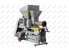 食用菌机械，食用菌设备，平菇生料接种装袋机图1