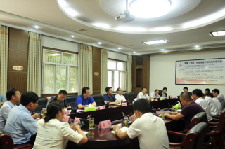 黑龍江省北味集團前往西鄉(xiāng)縣考察食用菌產(chǎn)業(yè)項目 ()