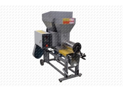 食用菌机械平菇接种装袋机图1