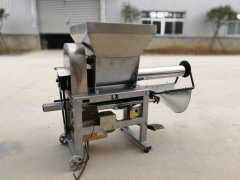 香菇平菇食用菌半自动装袋机 单下料轴食用菌装袋机厂家图2