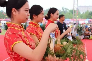 第十四届中国（云南）野生食用菌交易会7月20日―24日在易门举行 ()