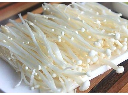 生活中常吃的菌类 金针菇的营养价值你知道吗