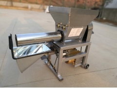 香菇平菇食用菌半自动装袋机 食用菌装袋机 装包机图1