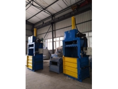 塑料瓶打包机，成都废旧矿泉水瓶液压打包机图2