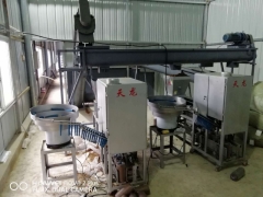 电动装袋窝口插棒一体机图2