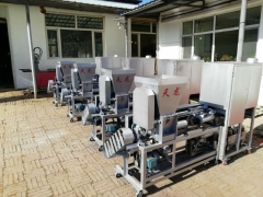 电动装袋窝口插棒一体机图3