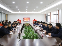 國家食用菌工程技術(shù)研究中心河北臨西食用菌示范推廣基地及光明工廠化食用菌新品種研發(fā)基地舉行授牌儀式 ()